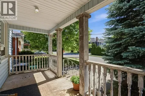 103 Chalmers Street North Cambridge ON N1R 5C1