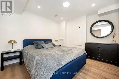 42 Shepherd Drive Barrie ON L9J 0P3