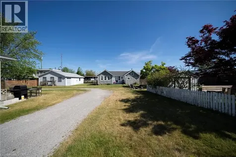 44 Erie Boulevard Long Point ON N0E 1M0