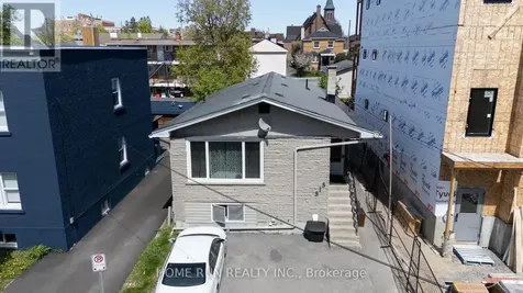 313 Savard Avenue South Ottawa ON K1L 7S1