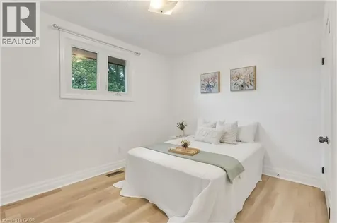 72 Pinemeadow Crescent Waterloo ON N2T 1A7