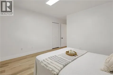 72 Pinemeadow Crescent Waterloo ON N2T 1A7