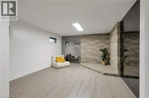 72 Pinemeadow Crescent Waterloo ON N2T 1A7