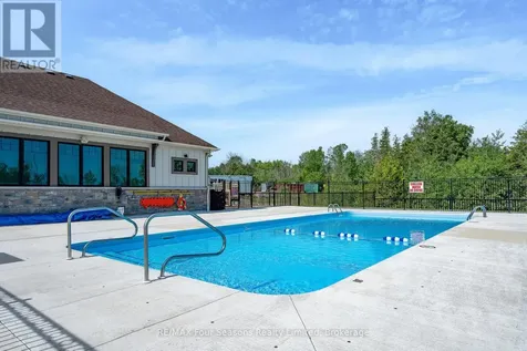 17 Spooner Crescent Collingwood ON L9Y 1T3