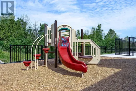 17 Spooner Crescent Collingwood ON L9Y 1T3