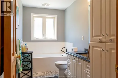 925 James Street Wallaceburg ON N8A 2P6
