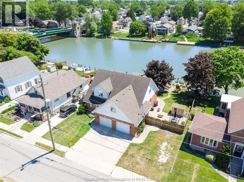 925 James Street Wallaceburg ON N8A 2P6