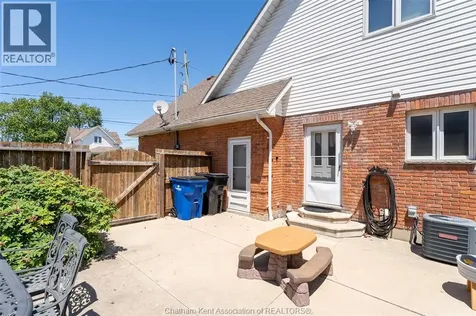 925 James Street Wallaceburg ON N8A 2P6