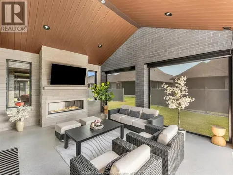 293 Xavier Circle Lakeshore ON N8N 0J3