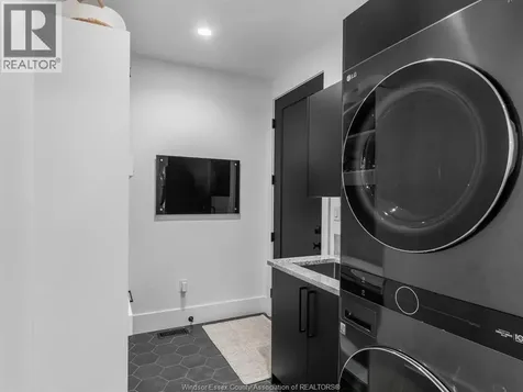 293 Xavier Circle Lakeshore ON N8N 0J3