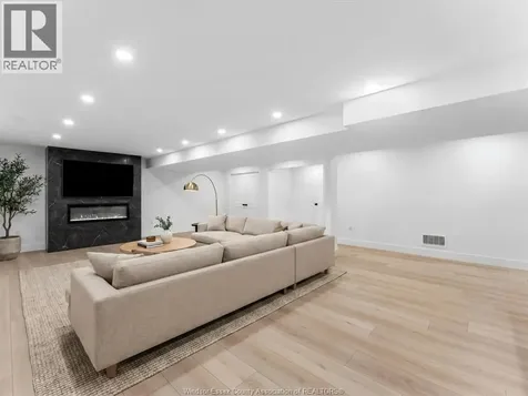 293 Xavier Circle Lakeshore ON N8N 0J3