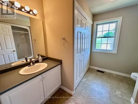 273 Hiram Street Bracebridge ON P1L 1R7