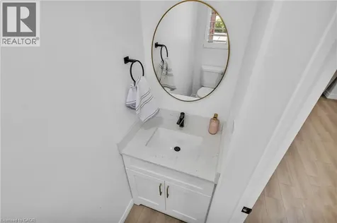 1484 Torrington Drive Mississauga ON L5V 1Y2