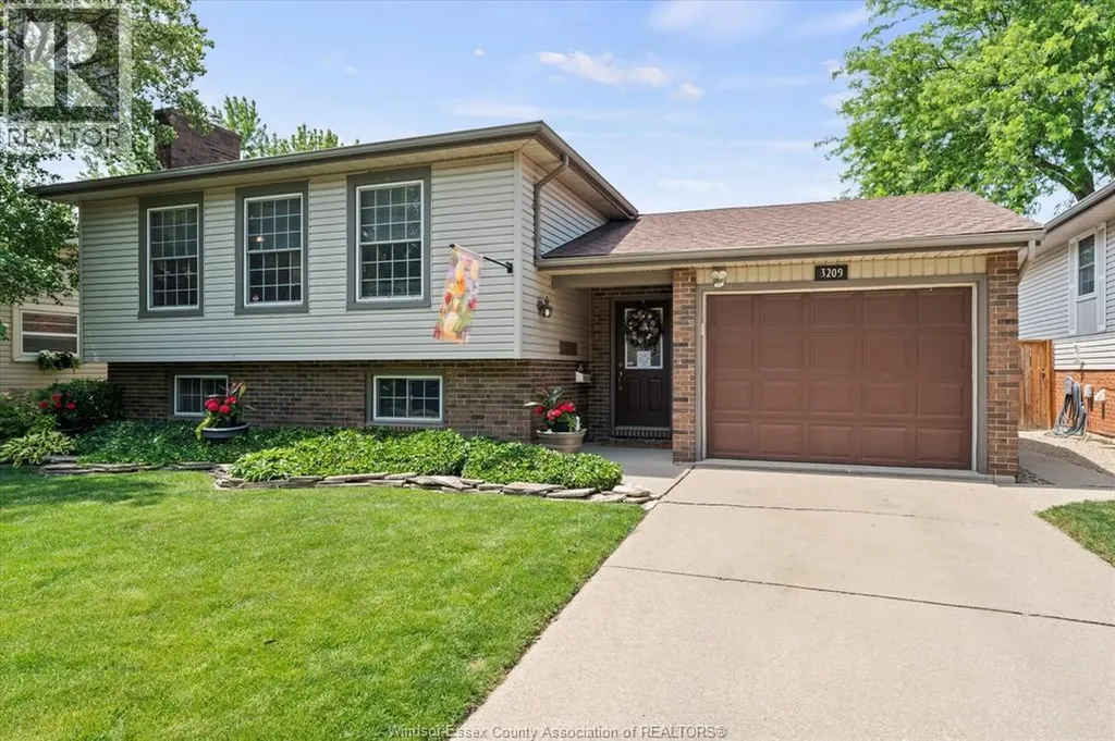 3209 Halpin Road Windsor ON N8R 2B3