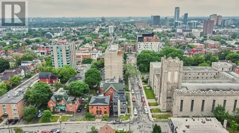 80 Empress Avenue Ottawa ON K1R 7G2
