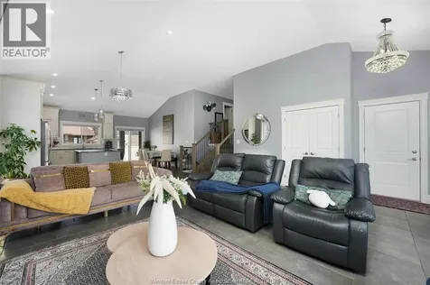 1390 Barkley Avenue Windsor ON N9P 0E8