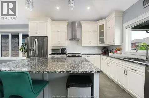 1390 Barkley Avenue Windsor ON N9P 0E8