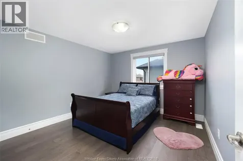1390 Barkley Avenue Windsor ON N9P 0E8