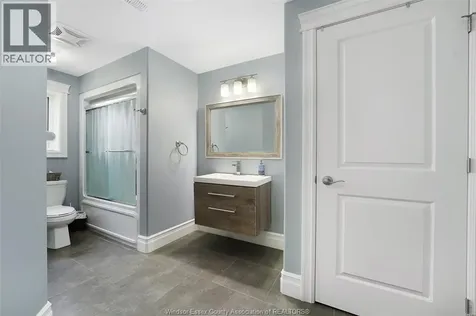 1390 Barkley Avenue Windsor ON N9P 0E8