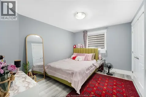 1390 Barkley Avenue Windsor ON N9P 0E8