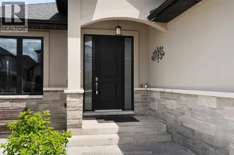 1390 Barkley Avenue Windsor ON N9P 0E8