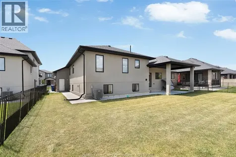 1390 Barkley Avenue Windsor ON N9P 0E8