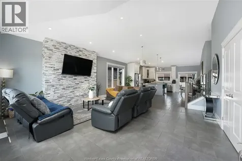 1390 Barkley Avenue Windsor ON N9P 0E8