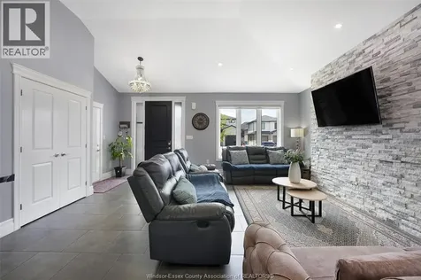 1390 Barkley Avenue Windsor ON N9P 0E8