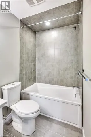 28 Oat Lane Kitchener ON N2R 0T1