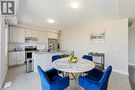 8 Pinnacle Court Hamilton ON L0R 1W0