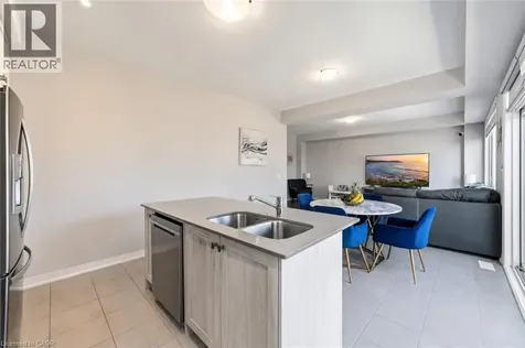 8 Pinnacle Court Hamilton ON L0R 1W0