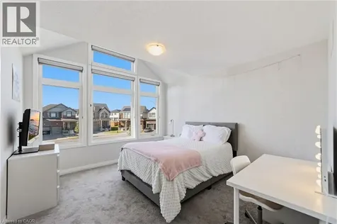 8 Pinnacle Court Hamilton ON L0R 1W0