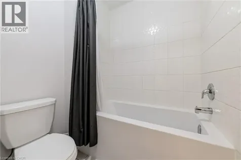 8 Pinnacle Court Hamilton ON L0R 1W0