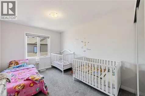 8 Pinnacle Court Hamilton ON L0R 1W0