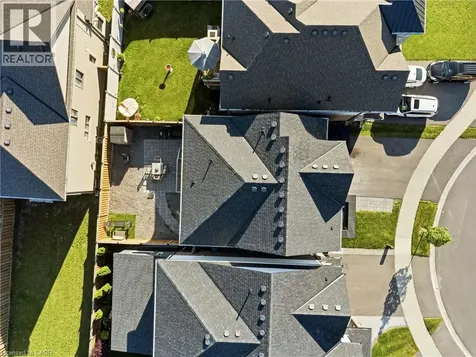 8 Pinnacle Court Hamilton ON L0R 1W0