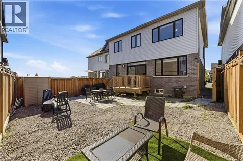 8 Pinnacle Court Hamilton ON L0R 1W0