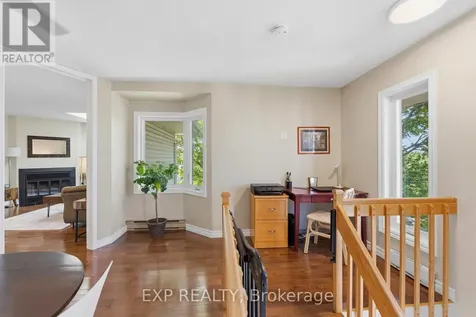 2 Stonebank Crescent Ottawa ON K2H 9M1
