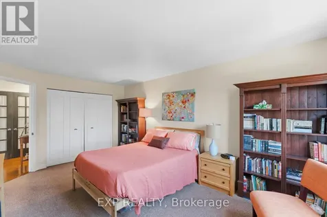 2 Stonebank Crescent Ottawa ON K2H 9M1