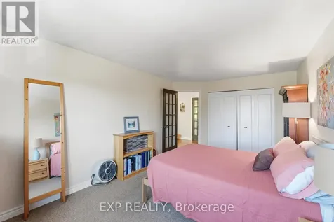2 Stonebank Crescent Ottawa ON K2H 9M1