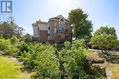 2 Stonebank Crescent Ottawa ON K2H 9M1