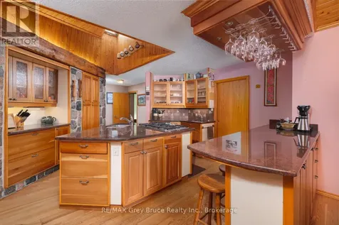 28 Elgin Street Northern Bruce Peninsula ON N0H 2R0