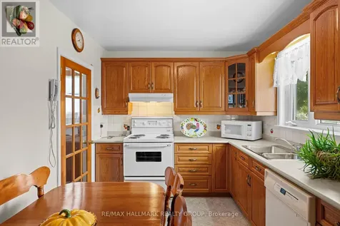 839 Weston Drive Ottawa ON K1G 1W5
