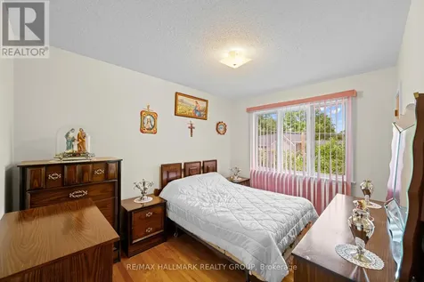 839 Weston Drive Ottawa ON K1G 1W5
