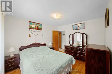 839 Weston Drive Ottawa ON K1G 1W5