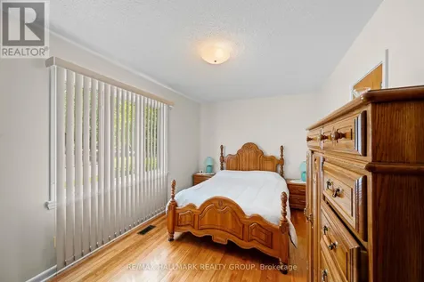 839 Weston Drive Ottawa ON K1G 1W5