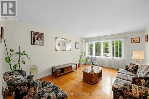 839 Weston Drive Ottawa ON K1G 1W5