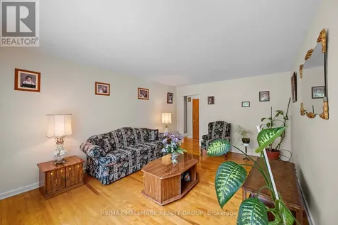 839 Weston Drive Ottawa ON K1G 1W5