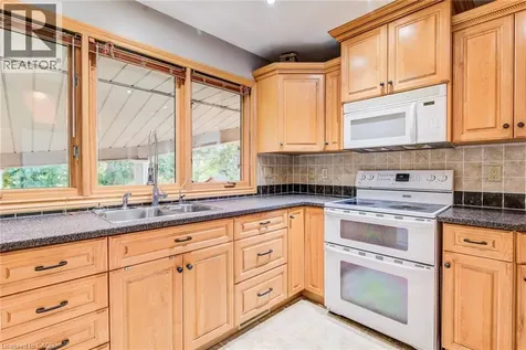 192 Warren Road Kitchener ON N2M 4T7