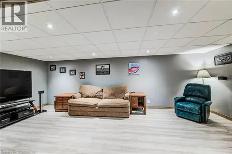 192 Warren Road Kitchener ON N2M 4T7