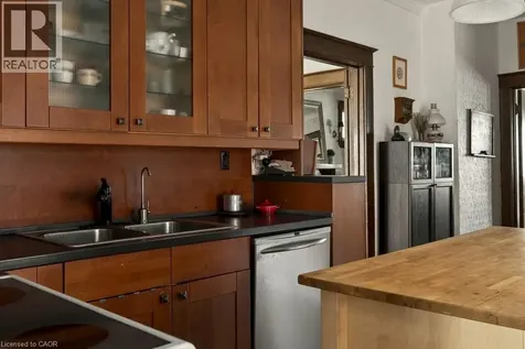 111 Spadina Avenue Hamilton ON L8M 2X4